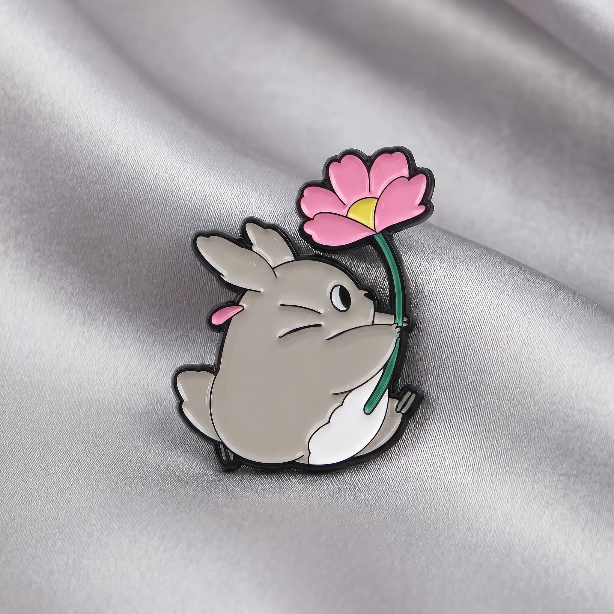 Bonito broche de Totoro, insignia metálica de dibujos animados, accesorio cre...