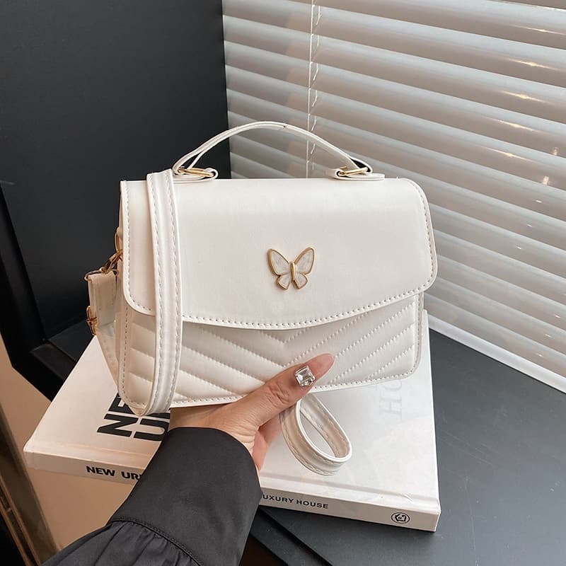 Mini Bolso Bandolera Acolchado Blanco con Decoración de Mariposa Dorada, Corr...